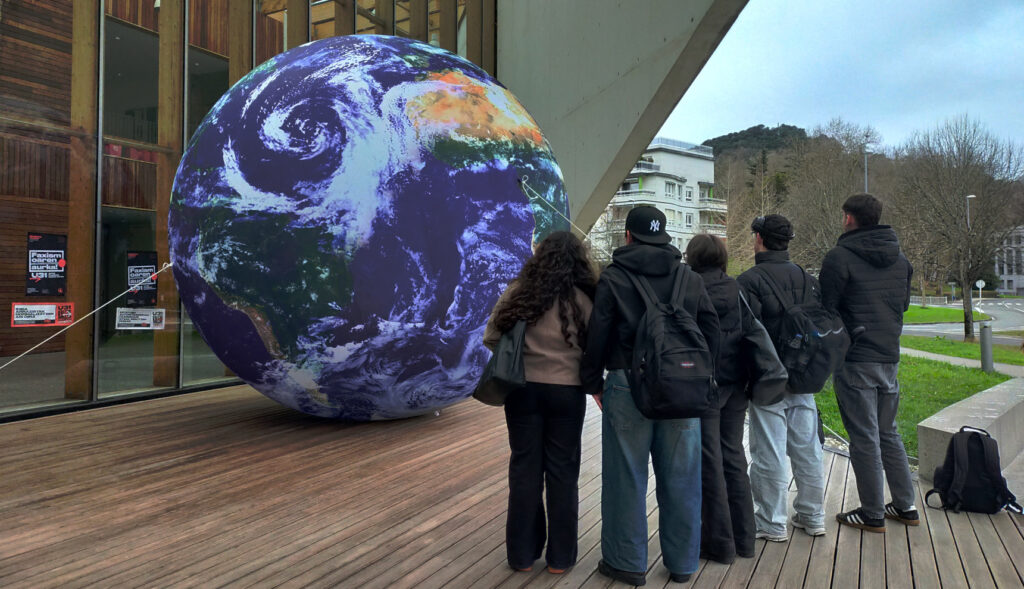 Exposicion Mundo Indigesto EHU